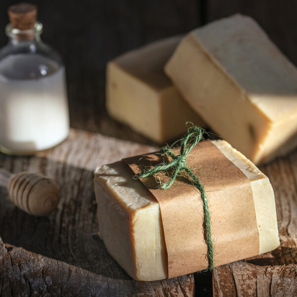 Kül Suyu Sabunu (Keçi Sütlü-Ballı)