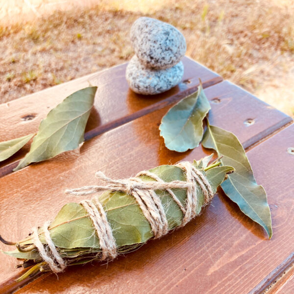 Defne Yaprağı Tütsü